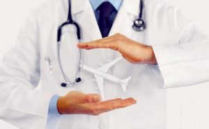 turismo de salud en España - medico y avión