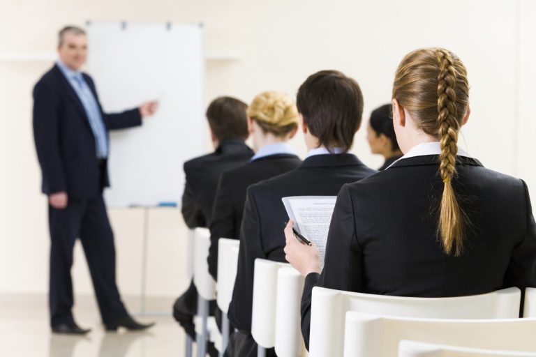 formación para turismo médico - ropa de traje