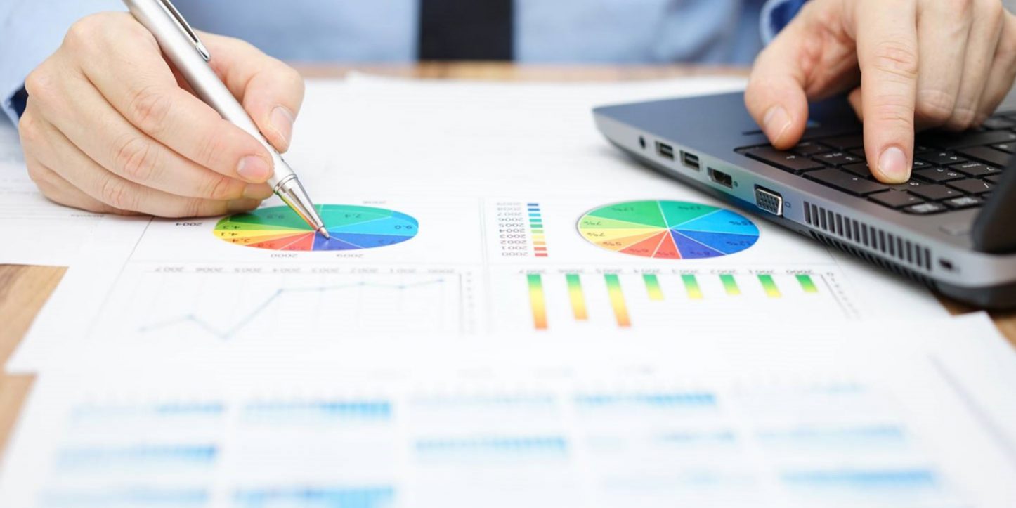 auditoria para el turismo de salud en España - ordenador