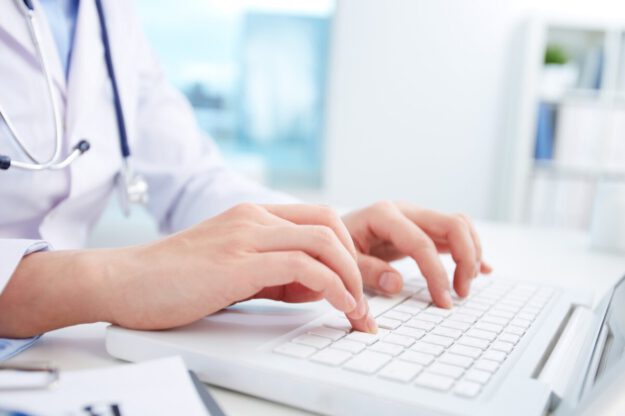 Marketing digital para el turismo médico - Ordenador