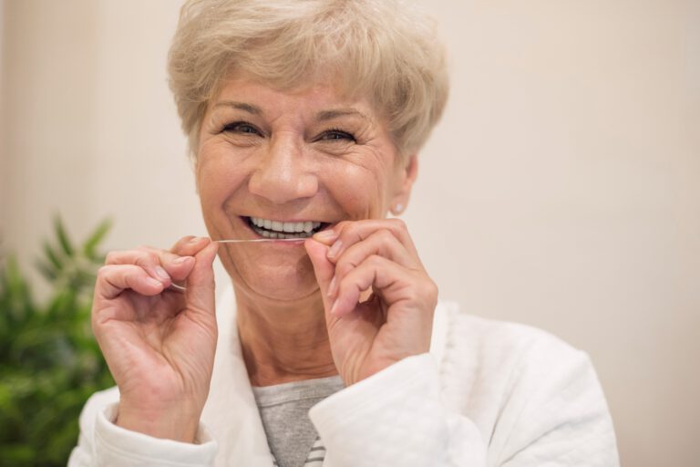 turismo estético dental - hilo dental-min